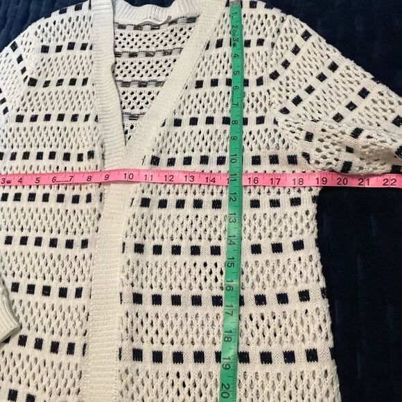 Mia & Tess cream and navy long cardigan with open weave EUC size medium - Picture 5 of 9